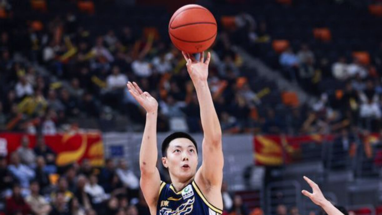 末节11分！胡明轩只打关键球，率领广东捍卫主场