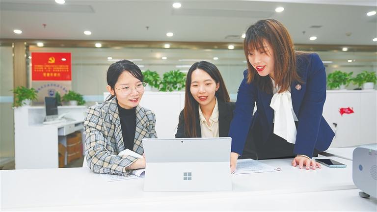 小程序平台开店还是自己开发 小程序赚钱真的是骗局吗