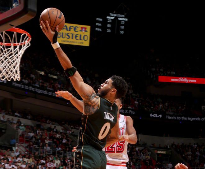 热火塔图姆绝杀时刻冷静出手命中制胜球引爆全场