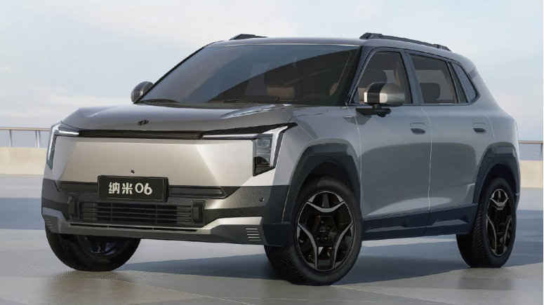 天地门设计+3C快充，东风纳米06对比比亚迪元UP谁更值？