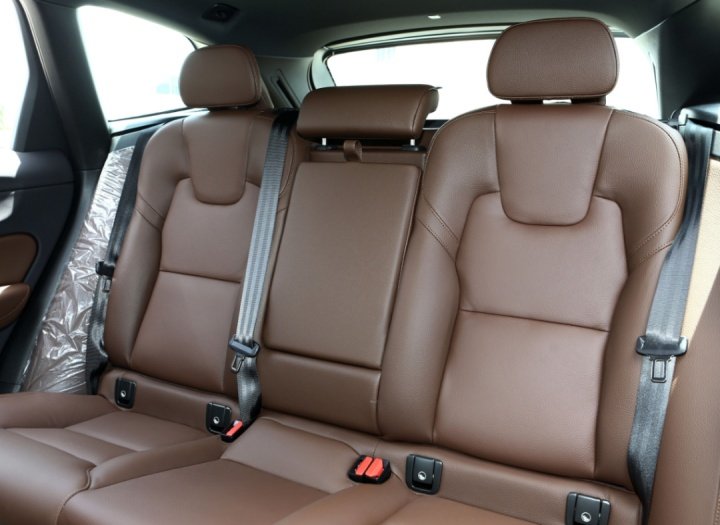 北欧or德系!沃尔沃XC60对比奔驰GLC谁更值得买?