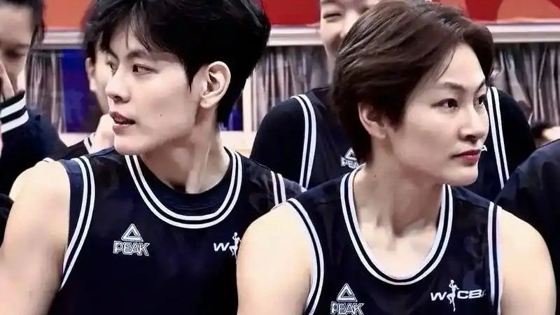 广东女篮官宣：杨力维杨舒予因家里紧急情况无缘佛山赛事 姐妹道歉