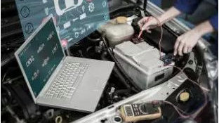 汽车后排有的凸起有的全平