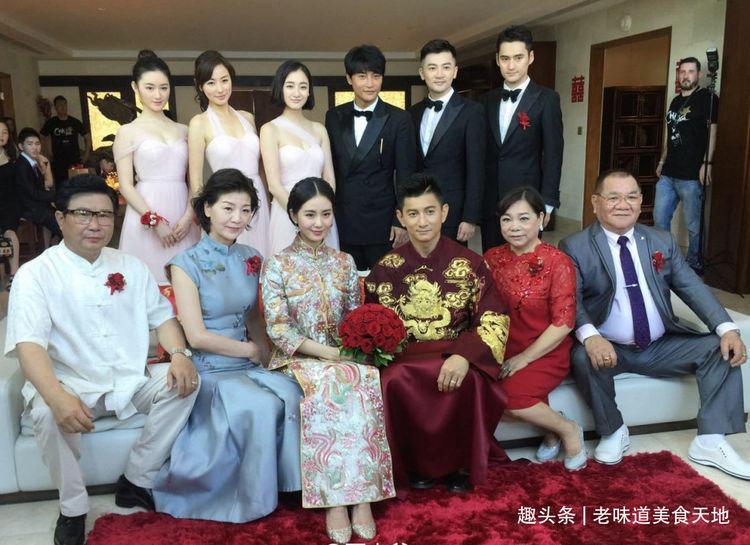 比吴奇隆大2岁的丈母娘长啥样?看到照片后,网友:叫妈还是姐?休闲区蓝鸢梦想 - Www.slyday.coM 比吴奇隆大2岁的丈母娘长啥样?看到照片后,网友:叫妈还是姐?休闲区蓝鸢梦想 - Www.slyday.coM