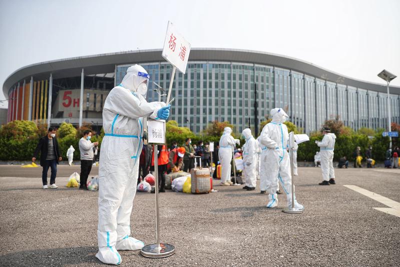 不得阻拦!上海最大方舱“四叶草”1.2万康复者出院回家休闲区蓝鸢梦想 - Www.slyday.coM 不得阻拦!上海最大方舱“四叶草”1.2万康复者出院回家休闲区蓝鸢梦想 - Www.slyday.coM