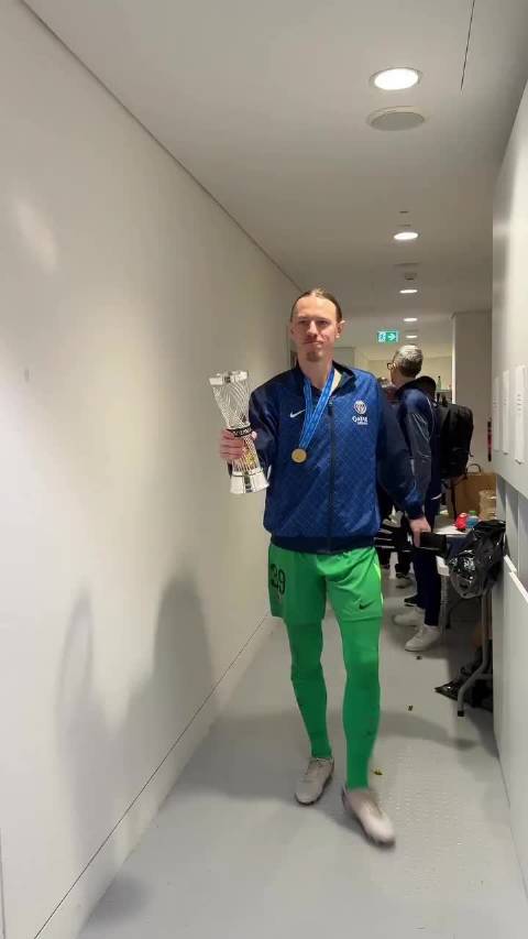 继续刷屏 存点法人照片