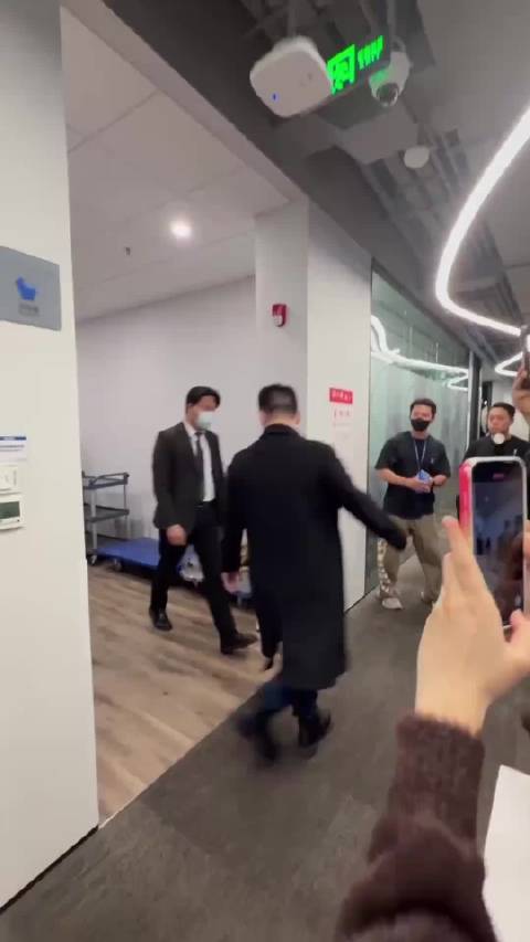 蔡徐坤TME扫楼了！