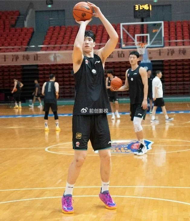 巨大潜力发掘！刘维伟：17岁李俊贤将作为“第二个杨瀚森”来培养