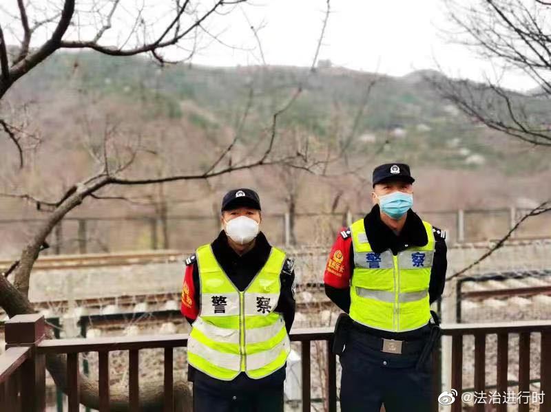 路地护航“开往春天的花海列车”休闲区蓝鸢梦想 - Www.slyday.coM 路地护航“开往春天的花海列车”休闲区蓝鸢梦想 - Www.slyday.coM