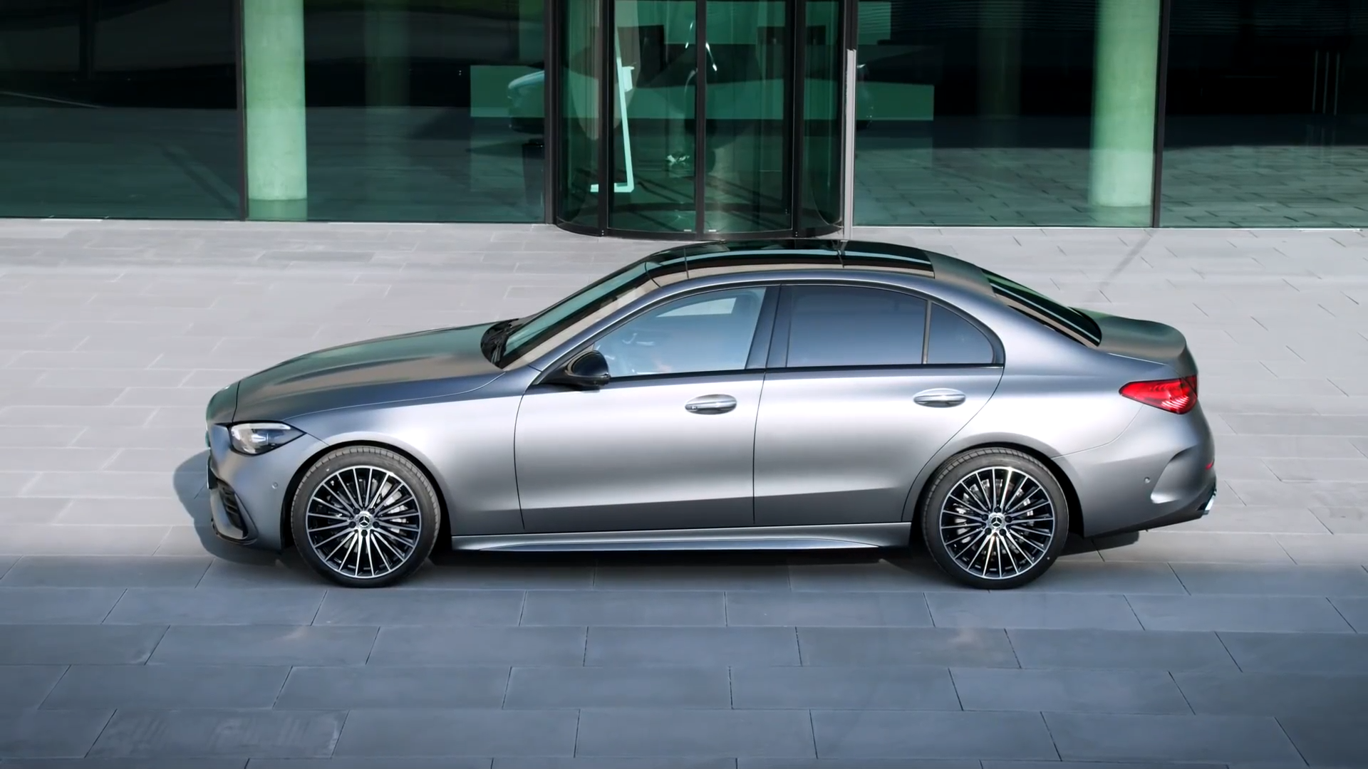 全新2022奔驰C级AMG Line与Avantgarde，哪个更好？