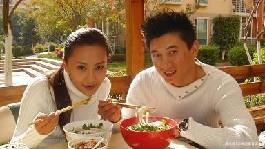 比吴奇隆大2岁的丈母娘长啥样?看到照片后,网友:叫妈还是姐?休闲区蓝鸢梦想 - Www.slyday.coM 比吴奇隆大2岁的丈母娘长啥样?看到照片后,网友:叫妈还是姐?休闲区蓝鸢梦想 - Www.slyday.coM