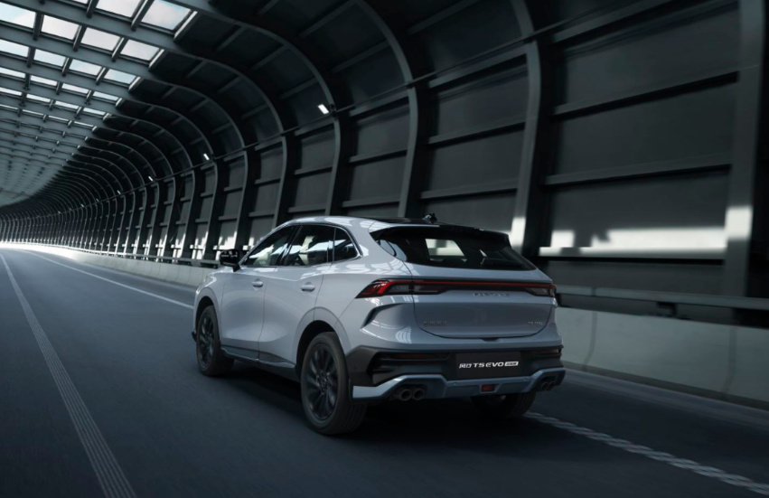 全新风行T5 EVO狂飚版对比启辰大V