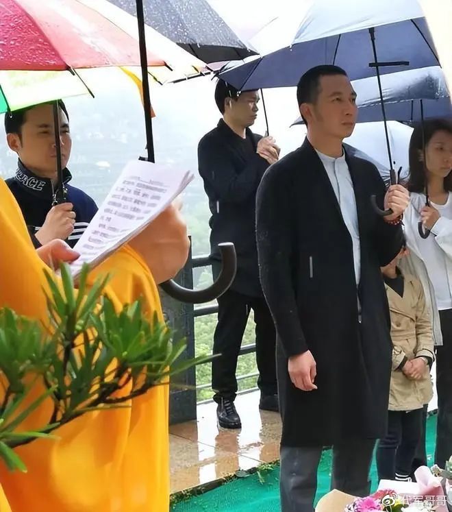 林生斌深情人设遭反噬,被曝已注销潼臻一生公司,全家移民澳洲