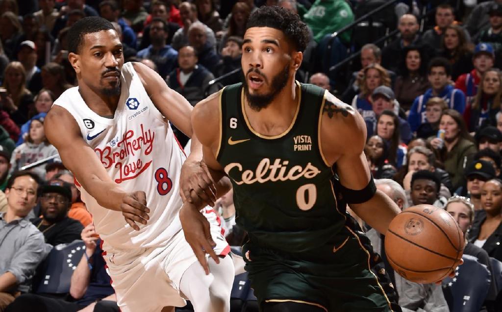 哈登组织串联快船进攻字母哥冲击篮筐雄鹿主场迎来硬仗考验