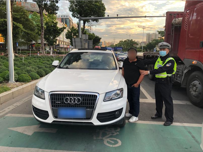 离谱!南海这名司机竟然等了一个半小时红绿灯?休闲区蓝鸢梦想 - Www.slyday.coM 离谱!南海这名司机竟然等了一个半小时红绿灯?休闲区蓝鸢梦想 - Www.slyday.coM