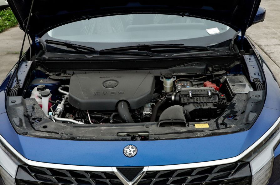 全新风行T5 EVO狂飚版对比启辰大V