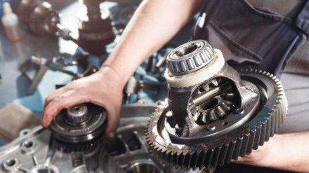 为啥客车不让“超载”，公交车却可以“人挤人”？