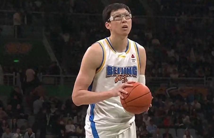 离大谱！周琦连续14罚不中，他怎么了？