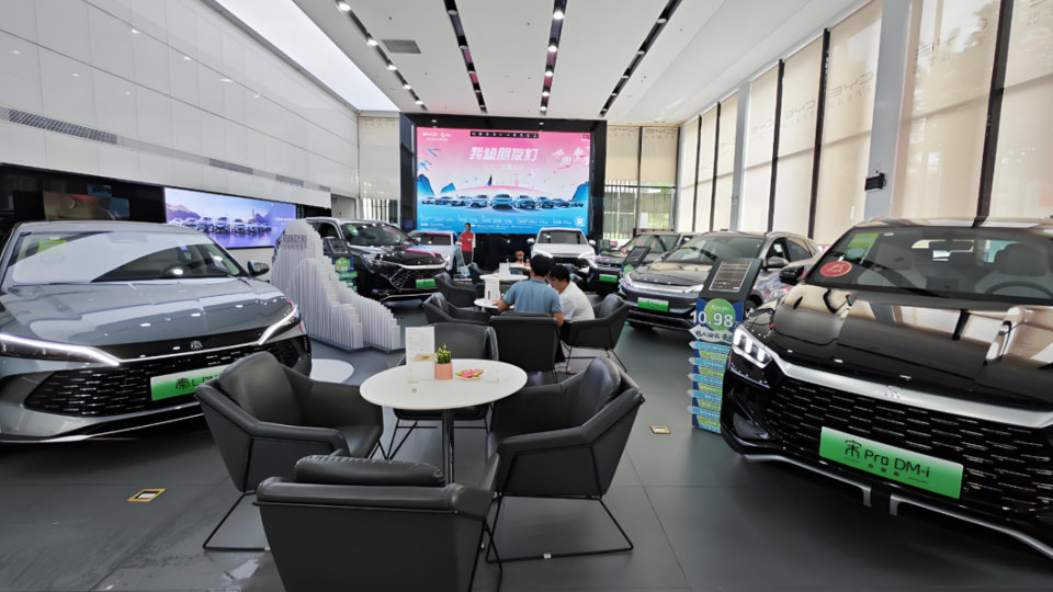 2025中国车市：价格战退场，服务战打响！