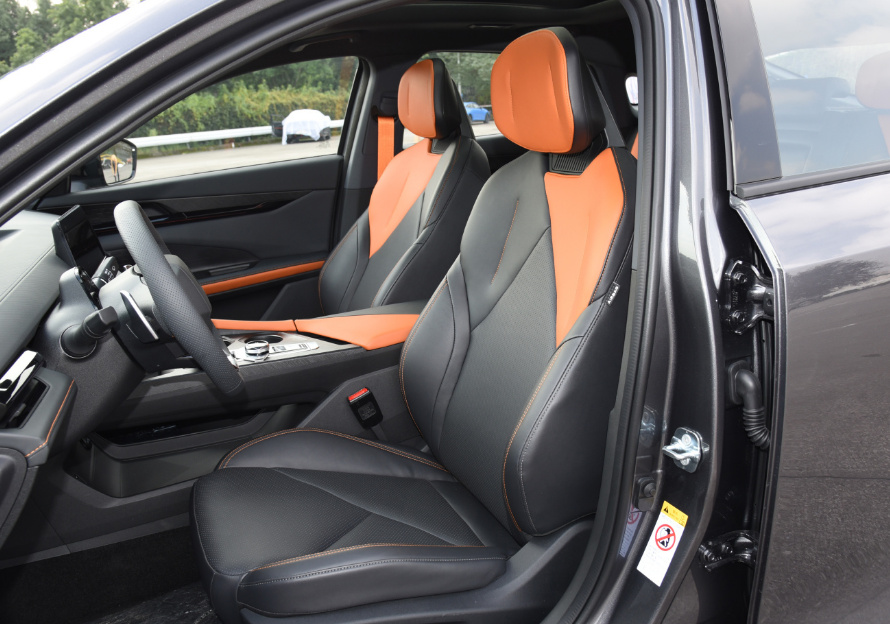 新车角逐 比亚迪驱逐舰05对比长安UNI-V