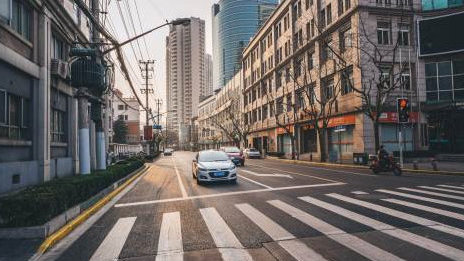 白色车子发黄了怎么办，学会保你爱车洁白如初