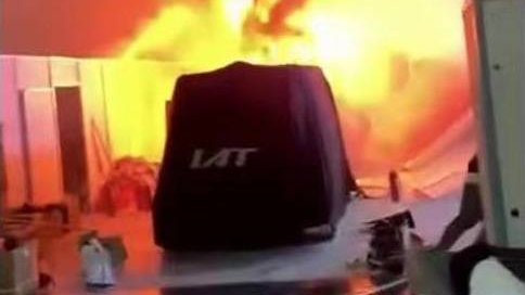 “低调”的阿尔特展台广州车展前夕起火，网友：由不得你低调