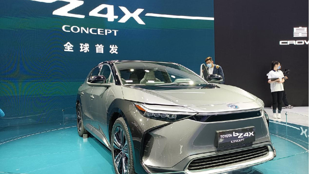 2021上海车展直击：丰田纯电概念车bZ4X国内首发亮相
