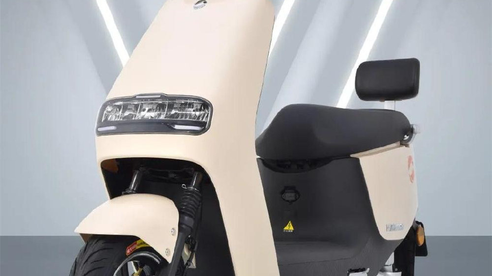 新蕾推出新电动车V跑，搭载8级增程系统，动力足，续航100公里