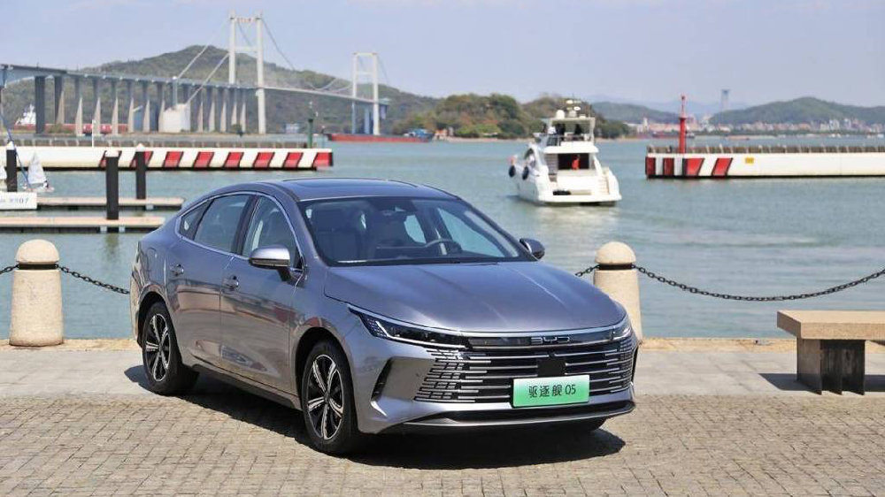 12月新能源销量排名出炉，比亚迪吉利长安强攻，特斯拉扛不住了？