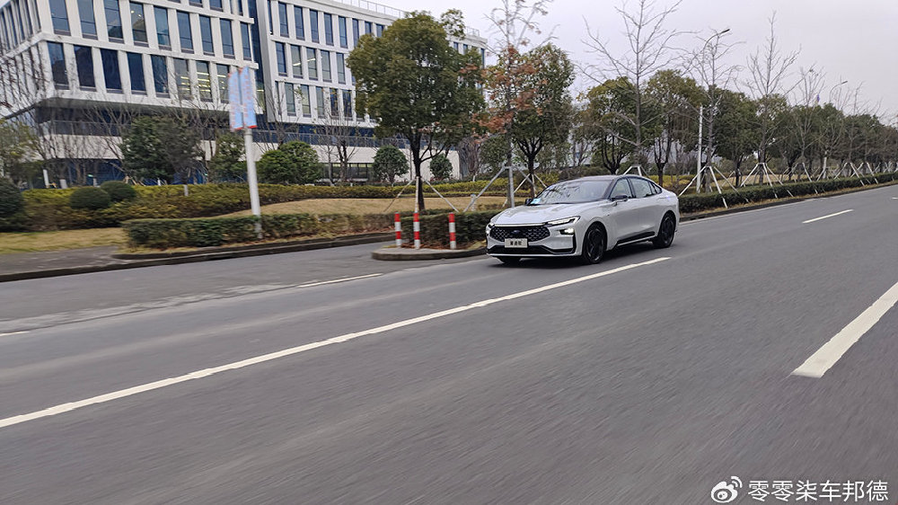 【邦你试驾】可油可电 油耗喜人 试驾福特蒙迪欧E-混动版