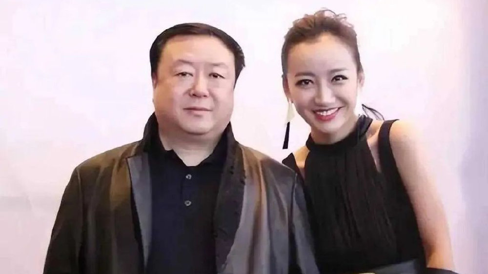 嫁给“老男人”的6位女星，个个肤白貌美、气质超群，到底图个啥