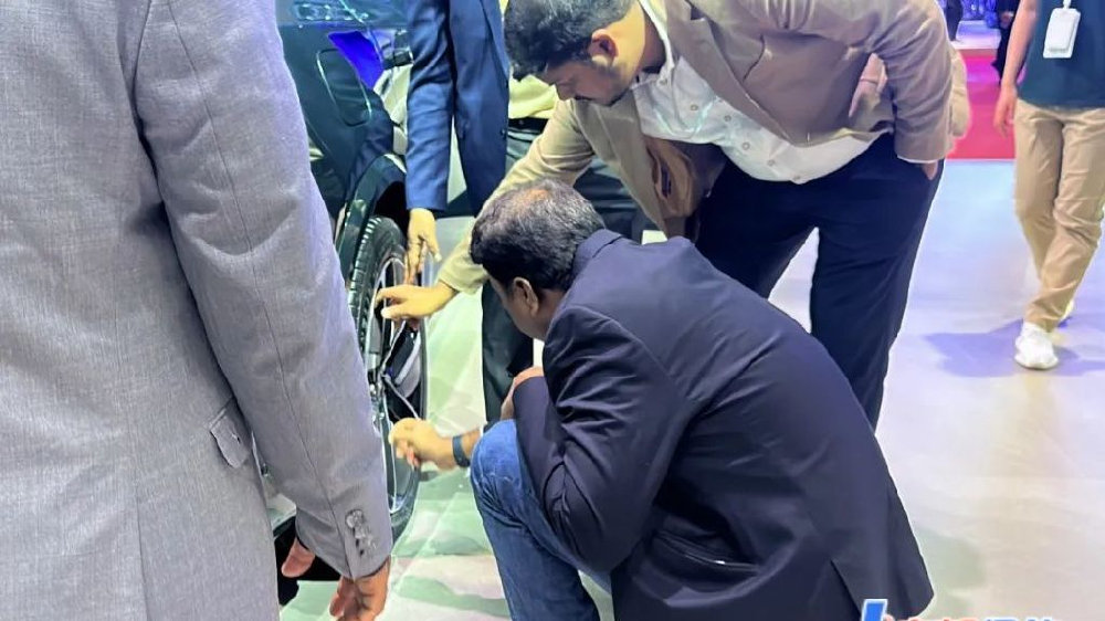 “为什么要敲门？”上海车展，老外一直问……