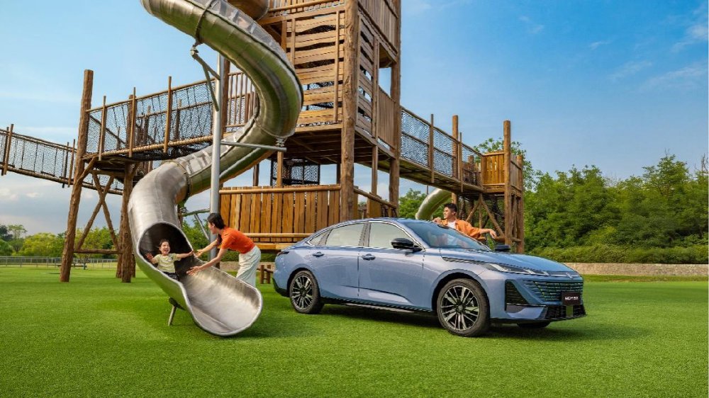 第四代长安逸动上市：以全球视野重塑家用轿车价值标杆