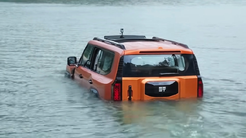 捷途纵横G700和仰望U8，谁的水中航行能力更强