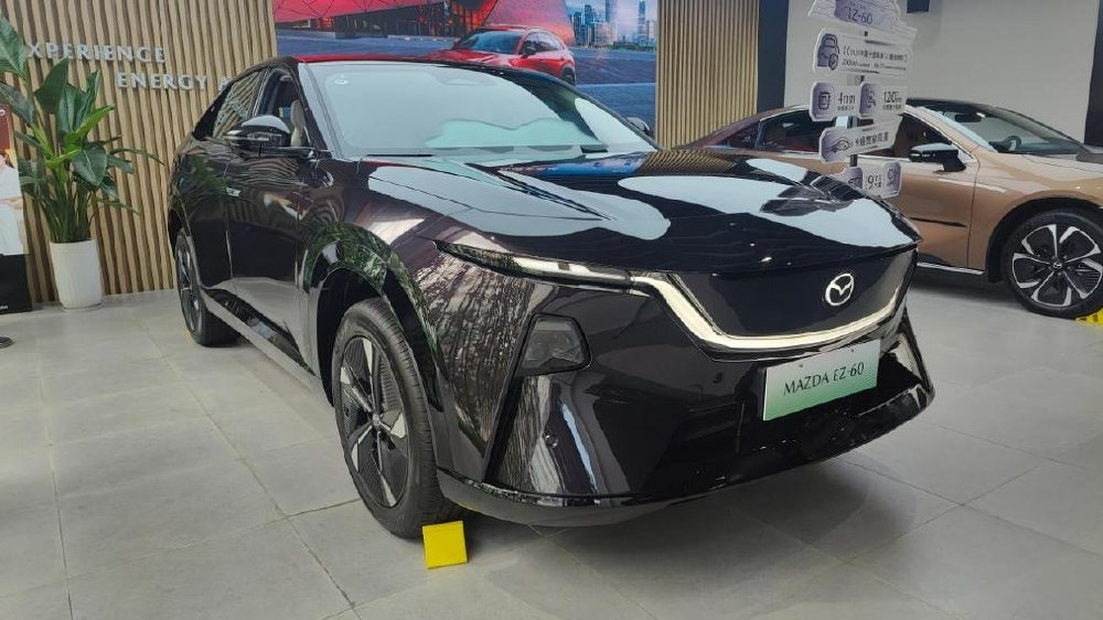 独立试驾马自达EZ-60：到底是“自主马自达”还是“换壳深蓝”？