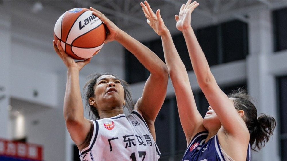 轰28+8！中国女篮17岁1米85混血新星崛起：全运会挑战2米26张子宇