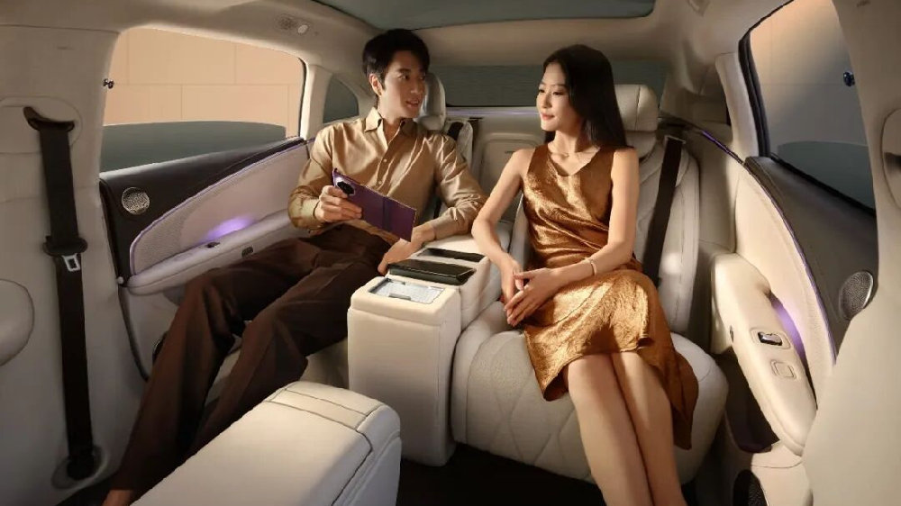 [抢鲜广州车展]昊铂A800内饰全球惊艳首发，吹响高速L3路测号角