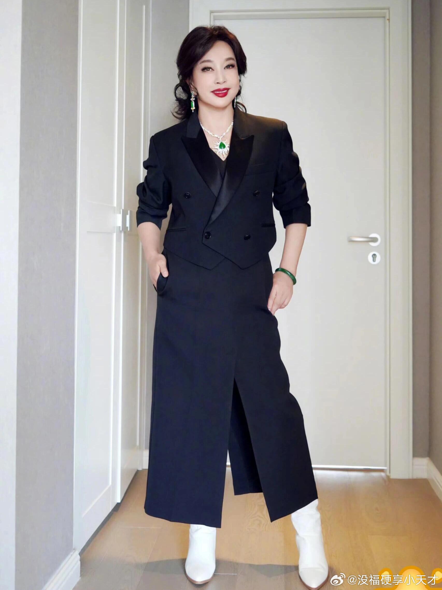 刘晓庆74岁出演《一路繁花》不避讳争议