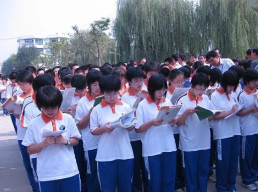 湖北高中生投诉学校放假少,一周仅有半天假,官方回复获家长点赞