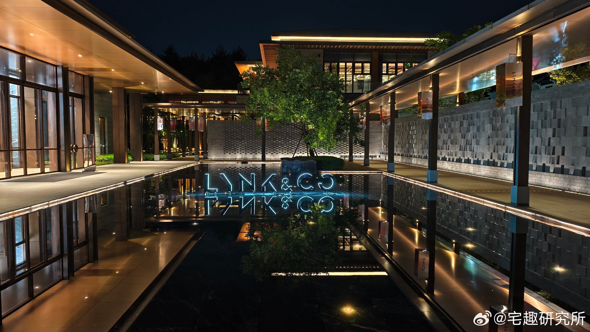 领克10 EM-P试驾体验：四驱动力强劲，智能驾驶体验满分