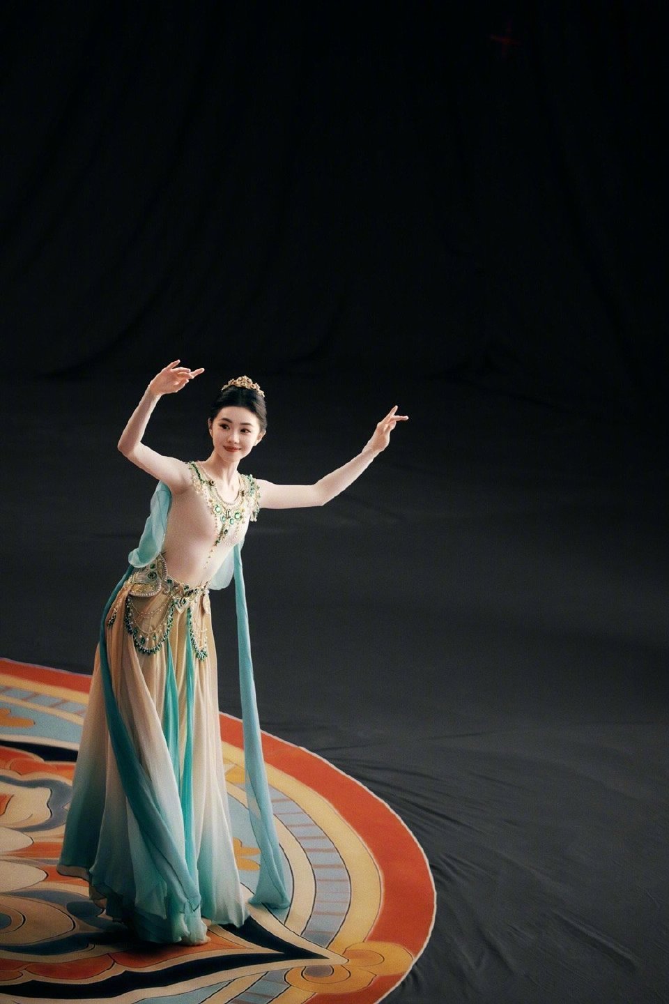 刘浩存陕西卫视丝路春晚演绎东方美学