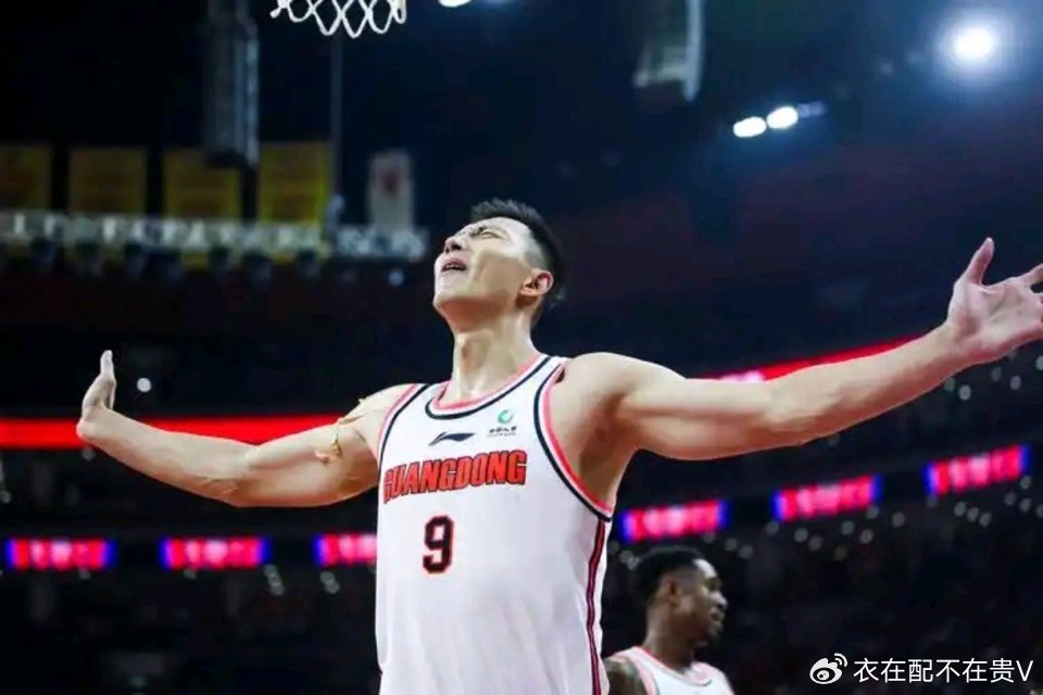 易建联迎38岁生日！风波1年仍未正式复出，1577万粉丝仅1评论