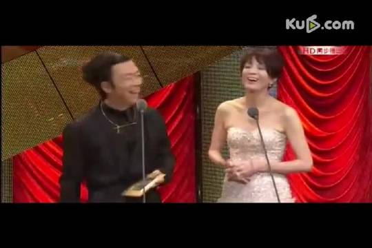 黄渤金马奖被调侃穿睡衣，高情商回应