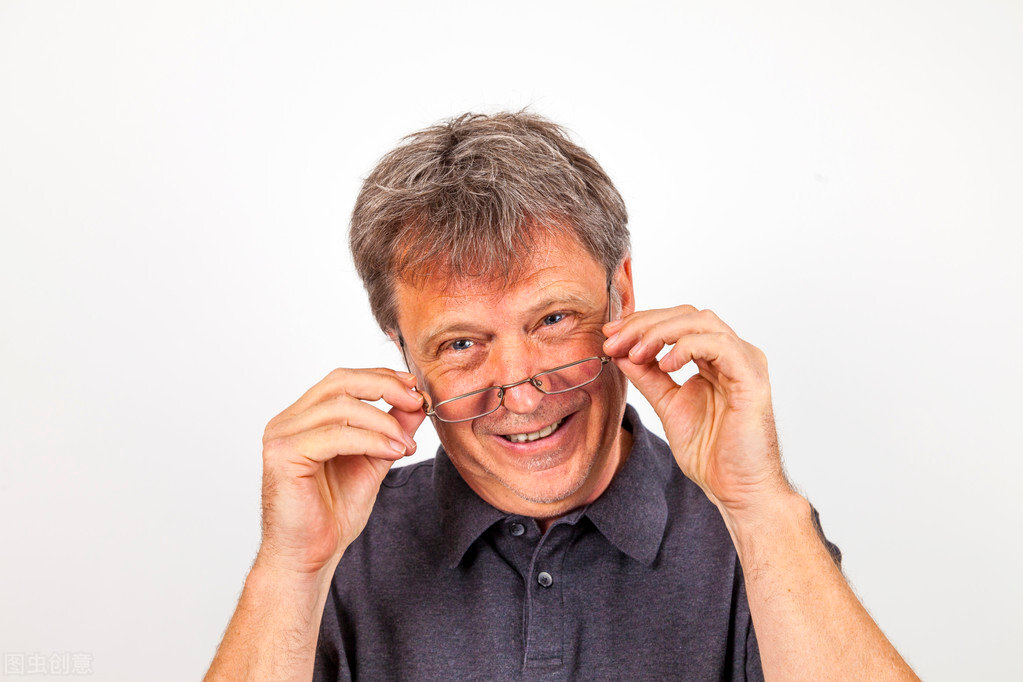 上了年纪的中老年人，给家里事先预备这4样东西，生活能更有保障