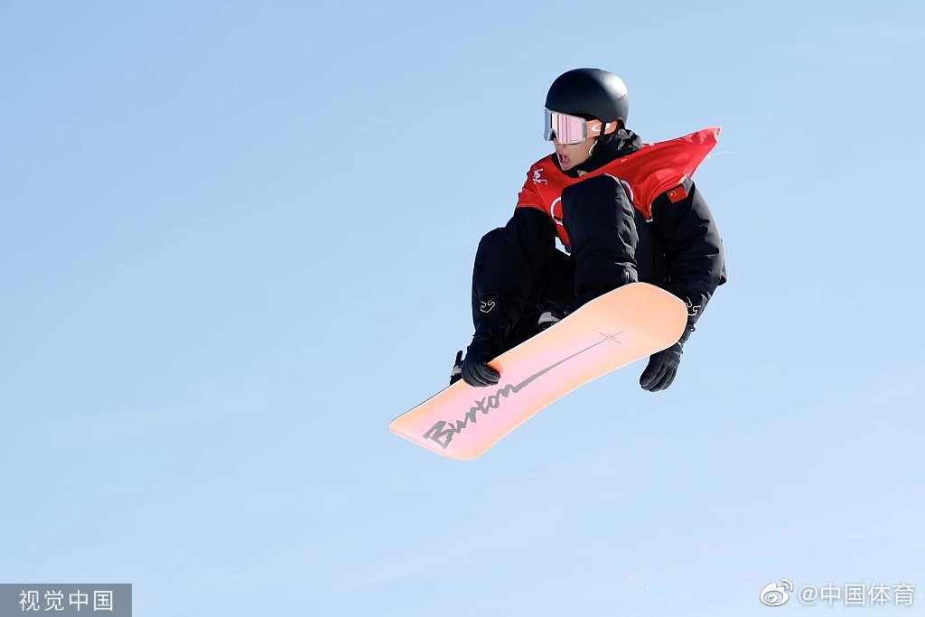 恭喜中国单板滑雪运动员苏翊鸣