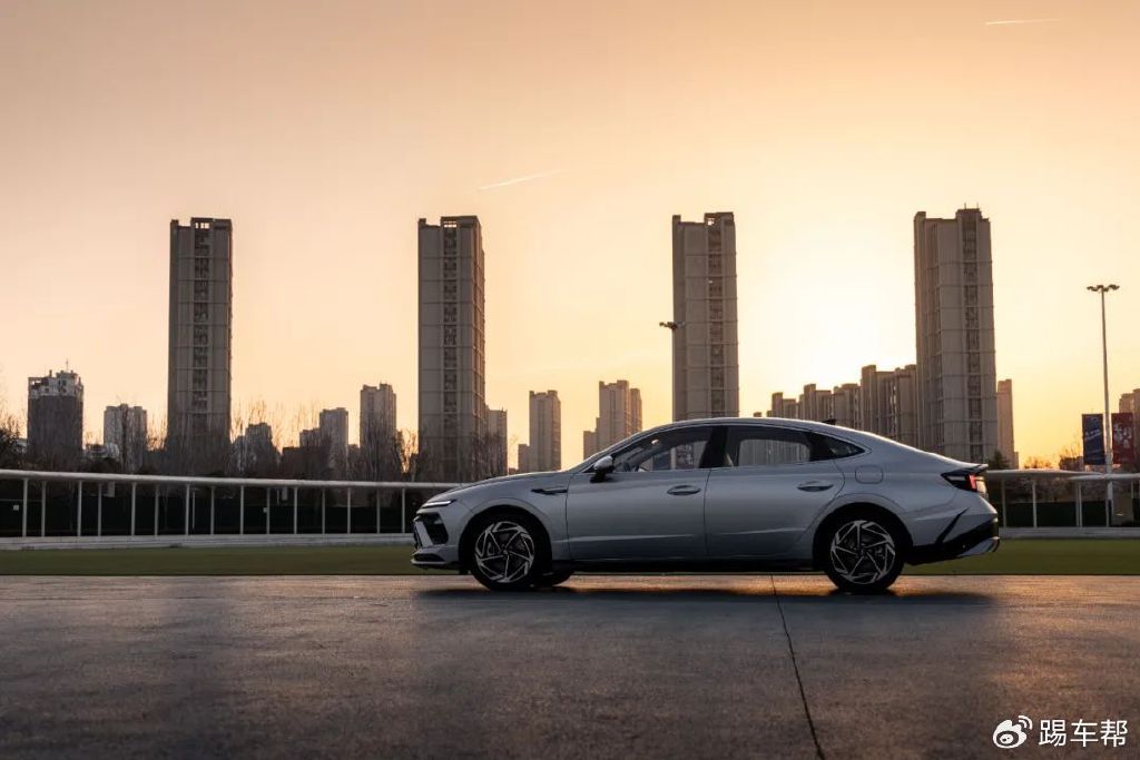 第十一代索纳塔来袭!售价13.98-18.68万元