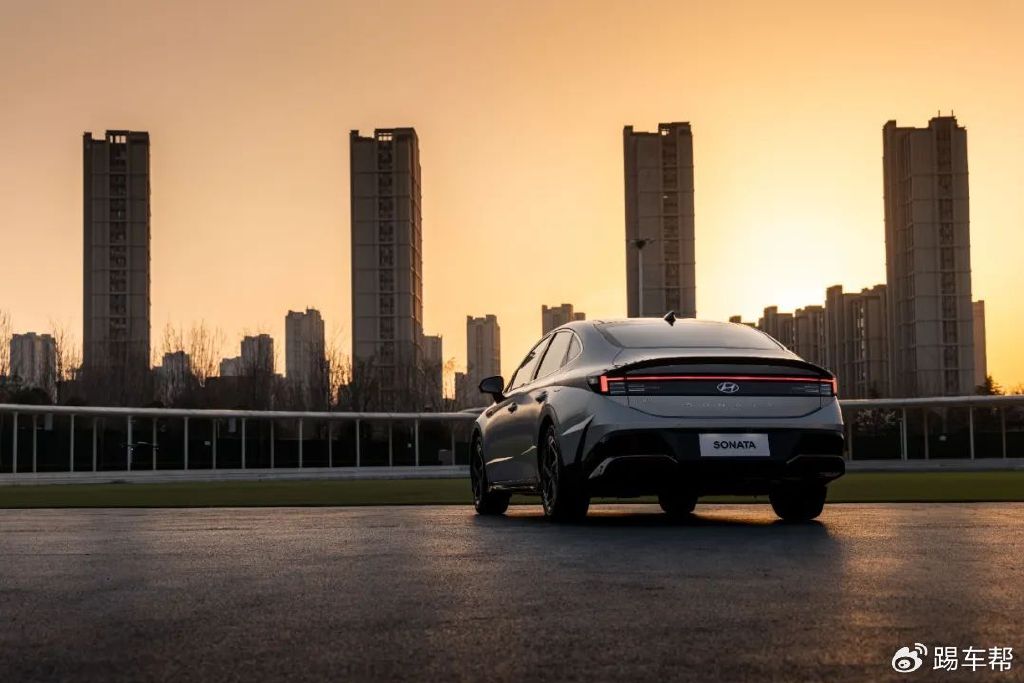 第十一代索纳塔来袭!售价13.98-18.68万元