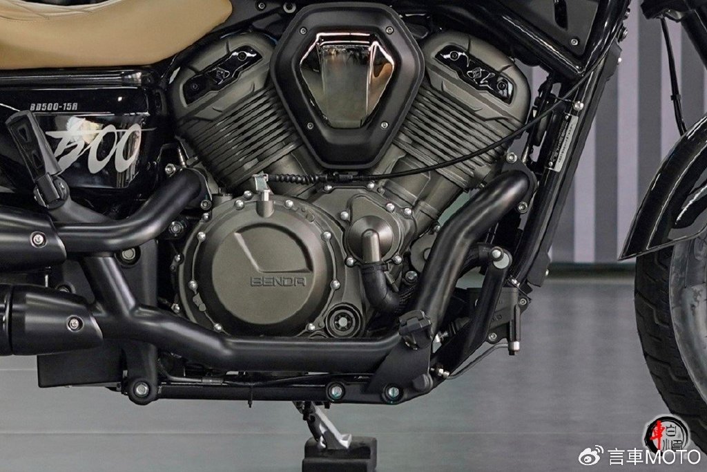 V缸双缸+智能车联网,奔达金吉拉500 VS金吉拉450,哪款更具选择性(奔达金吉拉300落地多少钱)