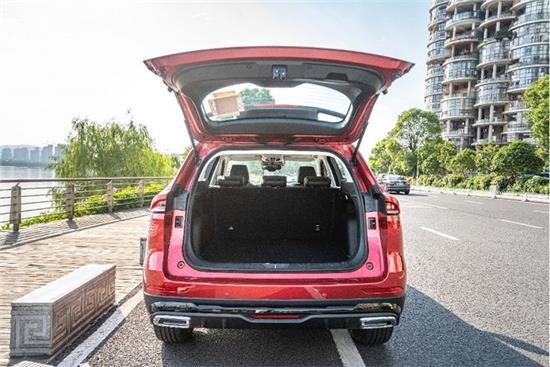 装下大量行李 坐得舒服 大空间必不少休闲区蓝鸢梦想 - Www.slyday.coM 装下大量行李 坐得舒服 大空间必不少休闲区蓝鸢梦想 - Www.slyday.coM