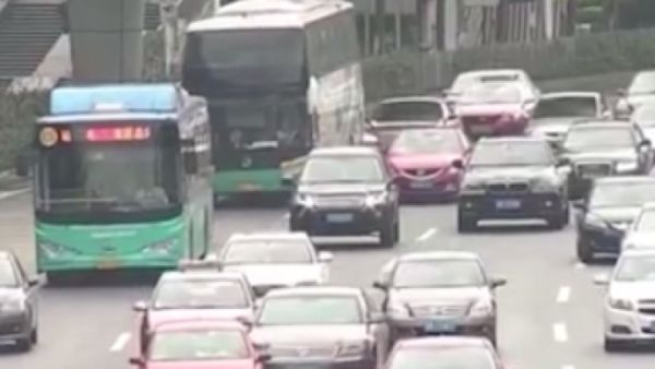 公共充电桩九成闲置，如何解决新能源车充电难题？